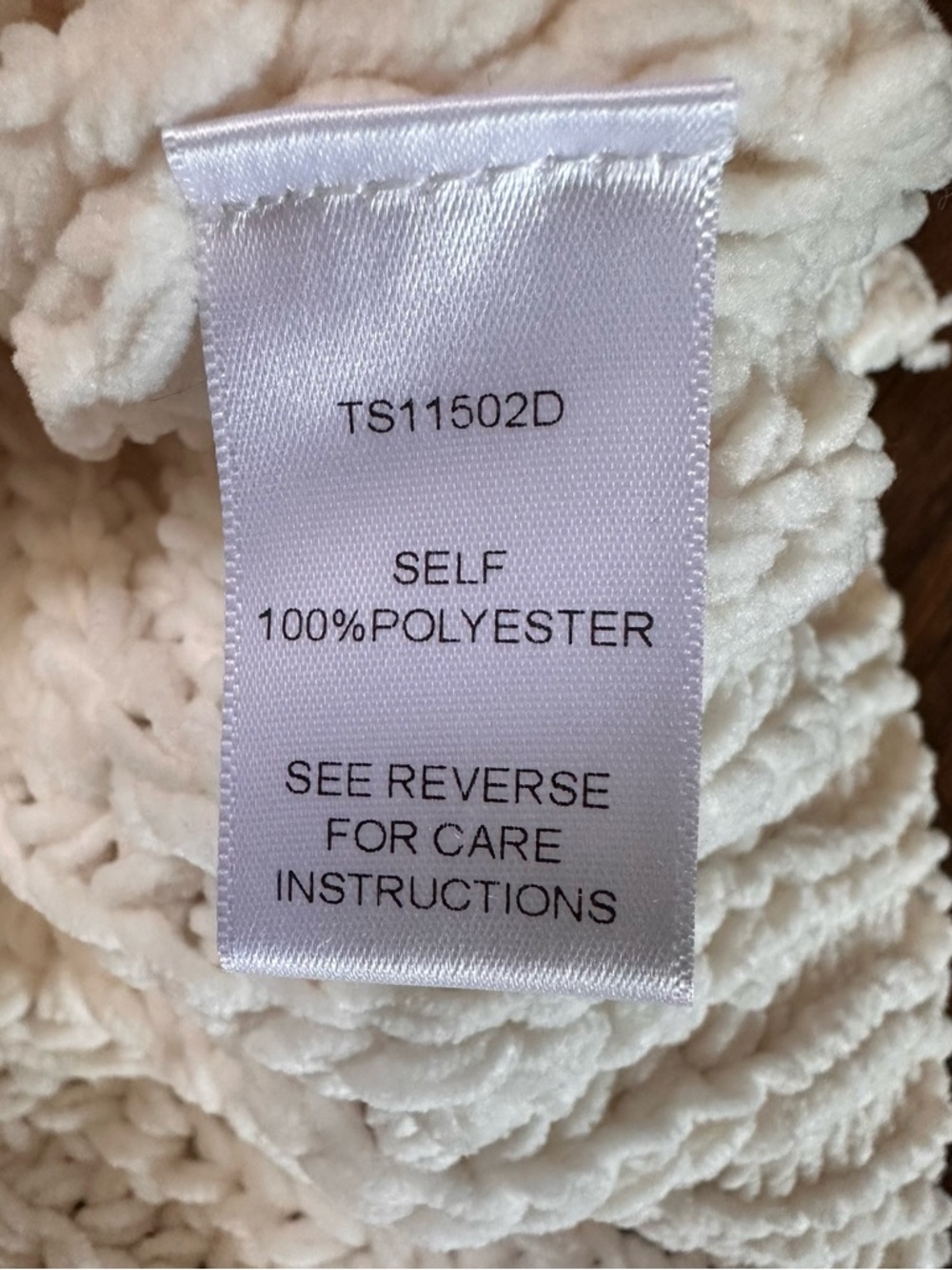 Aakaa Cream Knit Cardigan Sweater cable pattern on front SUPER SOFT M like new - Picture 16 of 17